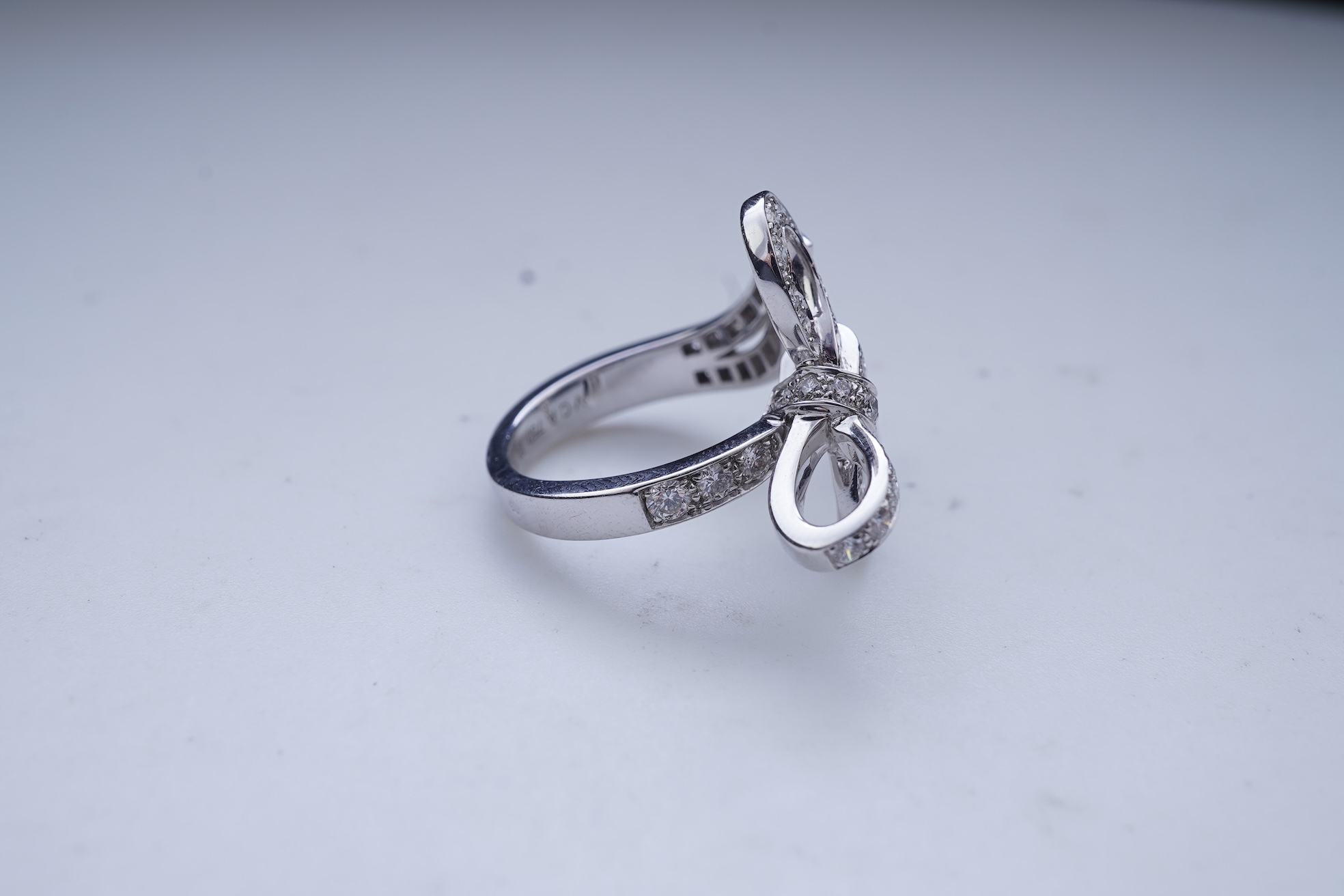 Van Cleef & Arpels, a diamond ring, 'Ruban', circa 2008